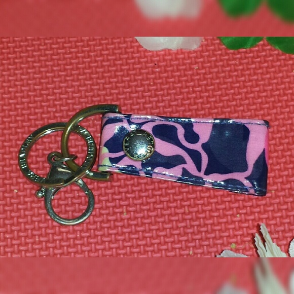 Vera Bradley Katalina quilted turnlock wristlet - Picture 8 of 8